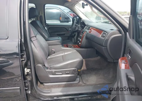 2014 Chevrolet Tahoe Ls z USA, uszkodzony, nr VIN 1GNSCAE05ER128680